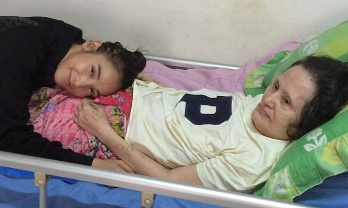 "แพท ณปภา" เปิดใจครั้งแรก แม่ป่วยอาการวิกฤต นอนห้อง ICU สมองตายบางส่วน หายใจเองไม่ได้