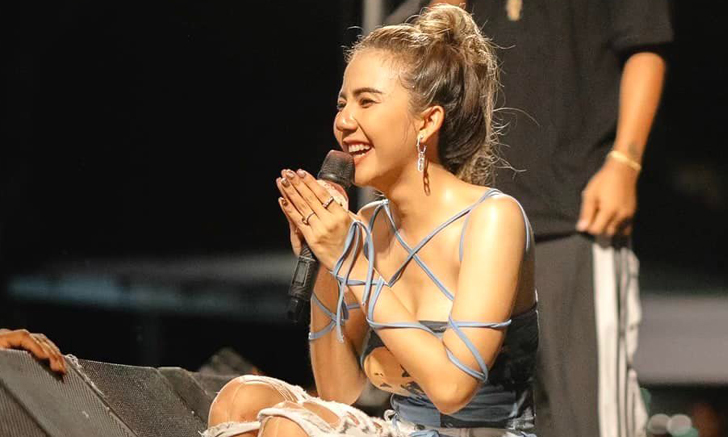 "จ๊ะ นงผณี" ลั่น รับงานแล้วต้องไป! เคยเลือดออกปากออกจมูก แต่ยังต้องไปร้องเพลง