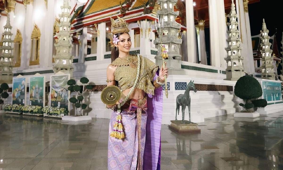 "แอนโทเนีย" จัดเต็ม สวยฉ่ำ อวดลุคนางสงกรานต์ 2567
