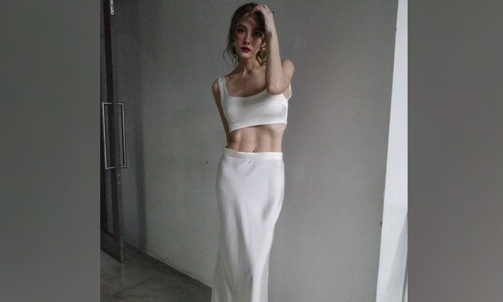 "เจนี่" ใส่ชุดขาวอวดเอวบาง แต่ทำชาวเน็ตคอมเมนต์เสียงแตก