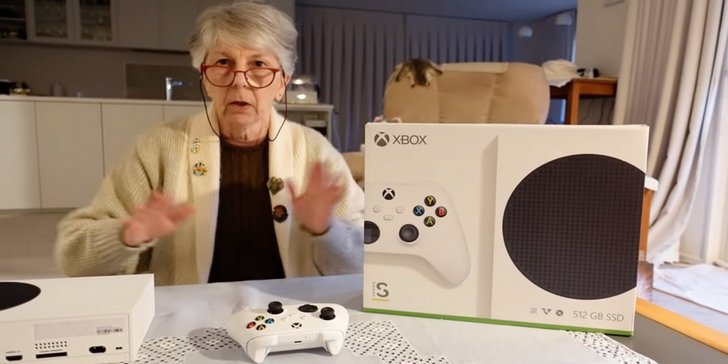 คุณยายยูทูปเบอร์ปลื้ม เลือกซื้อ Xbox Series S มากกว่า PS5