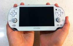 PS Vita 2000 รุ่นใหม่เบาบางลง