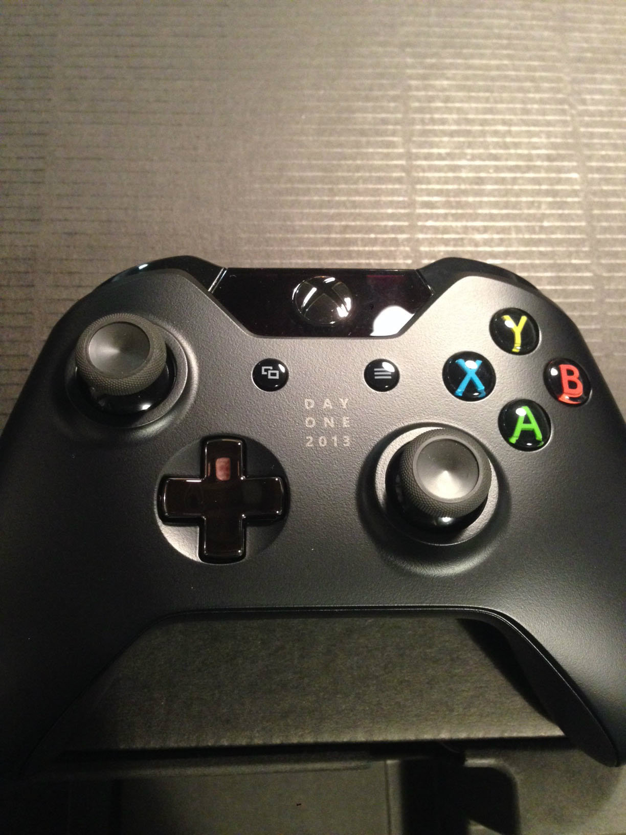 Control 2013. Xbox one 2013. Xbox one Controller Day one. Xbox one Day one. The Controller 2013.