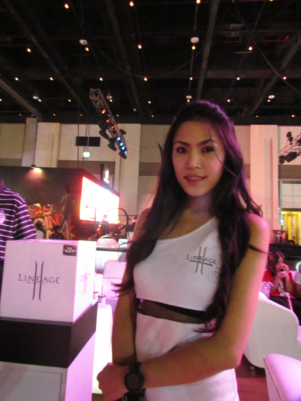 เก็บตกสาวๆพริตตี้งาน BIG FES 2011