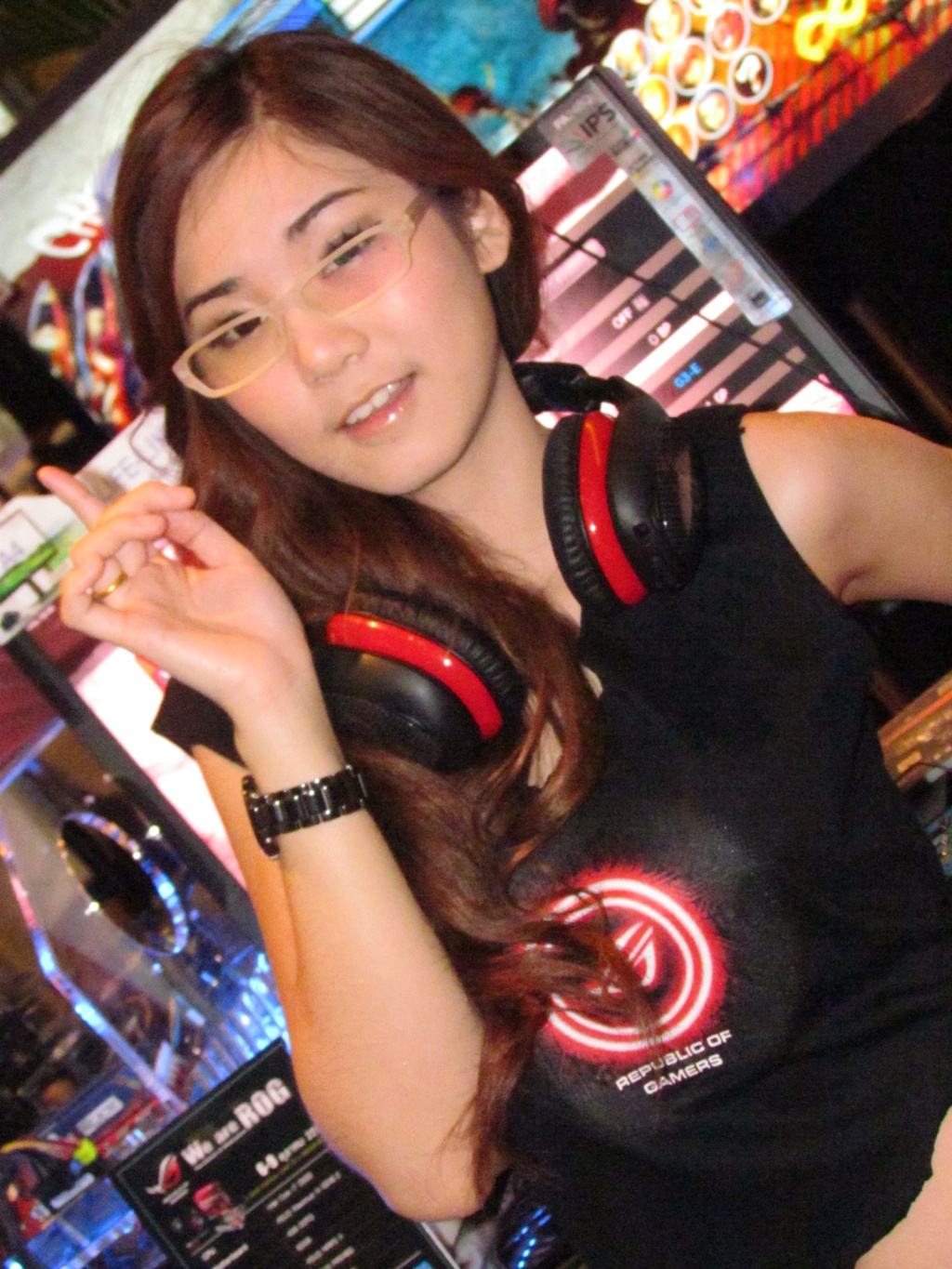 เก็บตกสาวๆพริตตี้งาน BIG FES 2011