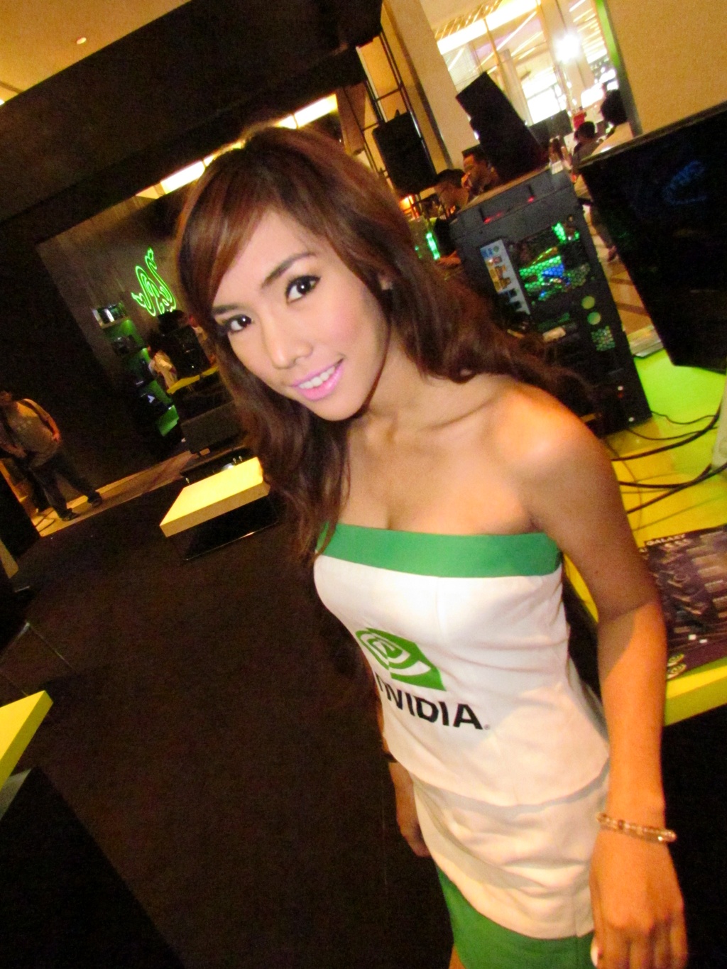 เก็บตกสาวๆพริตตี้งาน BIG FES 2011