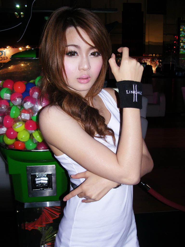 สาวๆพริตตี้เกมส์-ไอที จากงาน BIG FES 2011