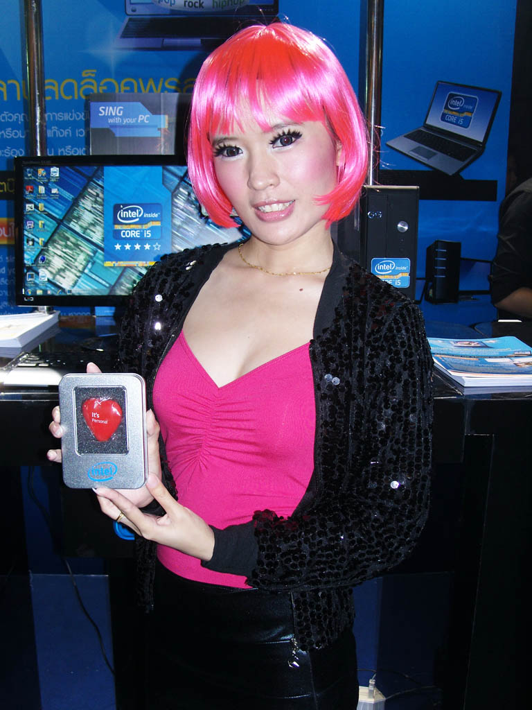 สาวๆพริตตี้เกมส์-ไอที จากงาน BIG FES 2011