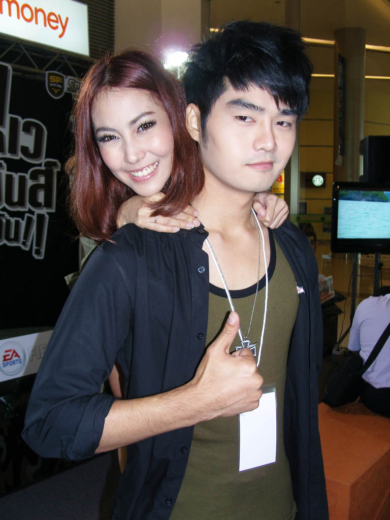 สาวๆพริตตี้เกมส์-ไอที จากงาน BIG FES 2011