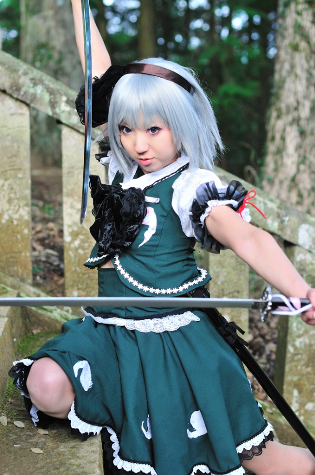 สาวคอสเพลย์จากการ์ตูนเรื่อง Touhou Project