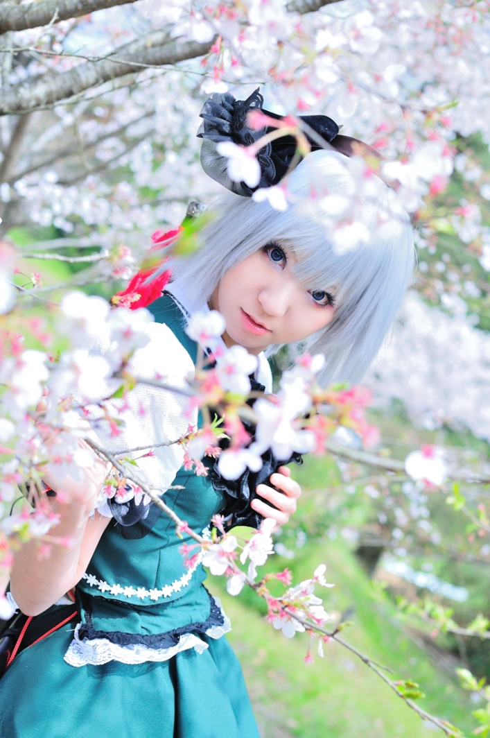 สาวคอสเพลย์จากการ์ตูนเรื่อง Touhou Project
