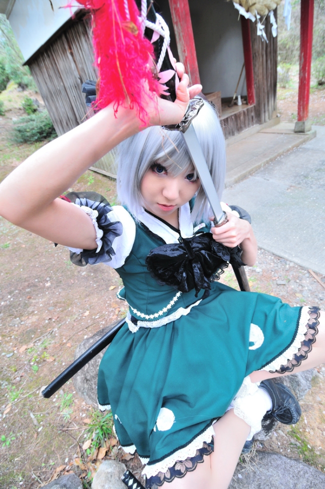 สาวคอสเพลย์จากการ์ตูนเรื่อง Touhou Project