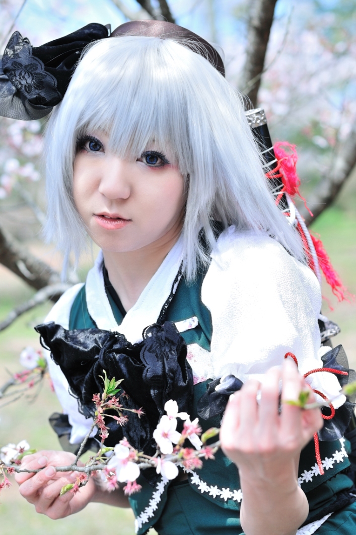 สาวคอสเพลย์จากการ์ตูนเรื่อง Touhou Project