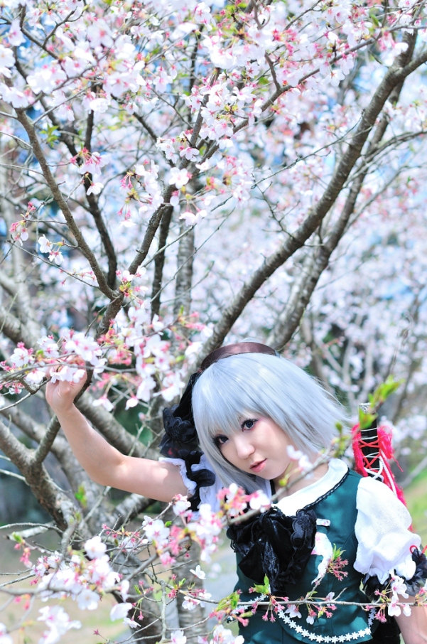 สาวคอสเพลย์จากการ์ตูนเรื่อง Touhou Project