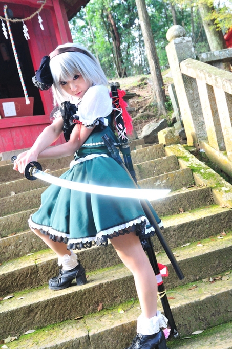 สาวคอสเพลย์จากการ์ตูนเรื่อง Touhou Project