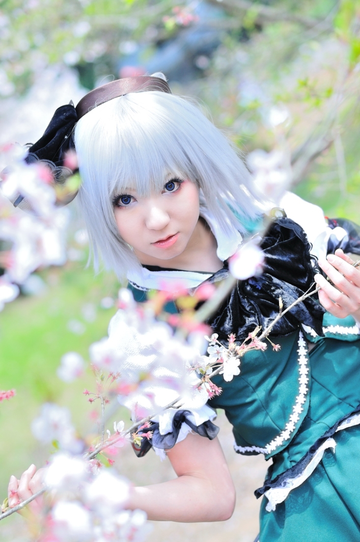 สาวคอสเพลย์จากการ์ตูนเรื่อง Touhou Project