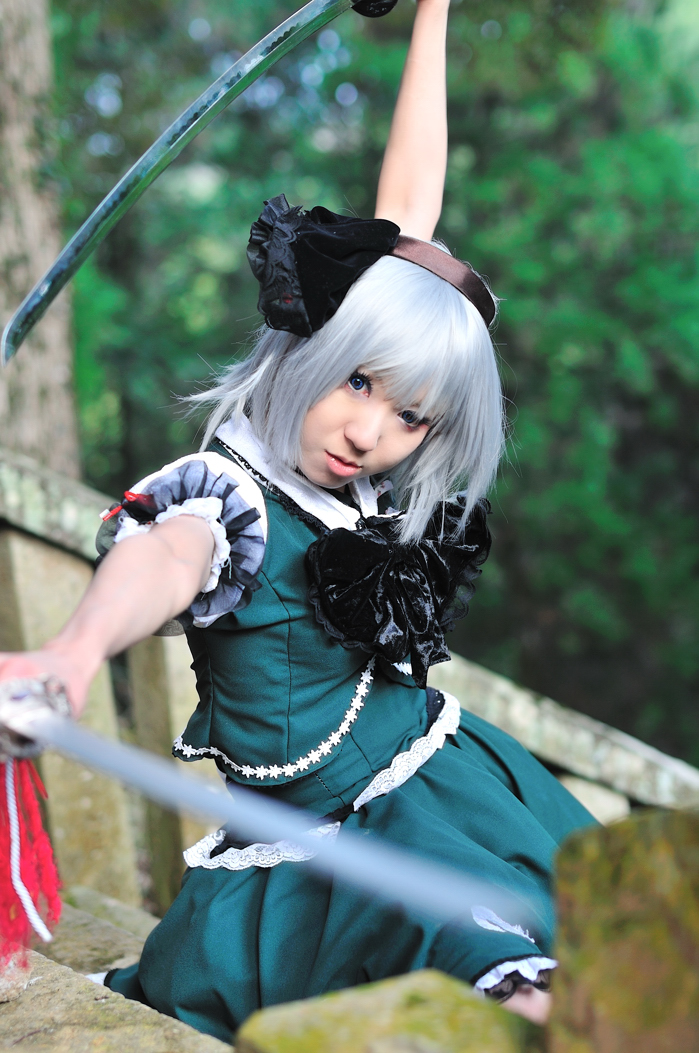 สาวคอสเพลย์จากการ์ตูนเรื่อง Touhou Project