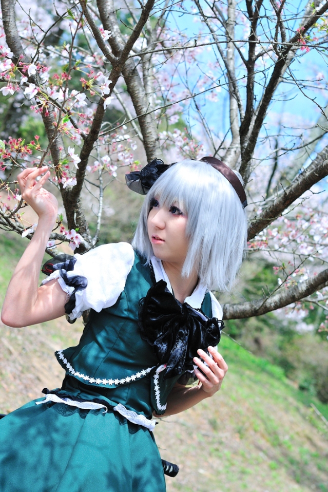 สาวคอสเพลย์จากการ์ตูนเรื่อง Touhou Project