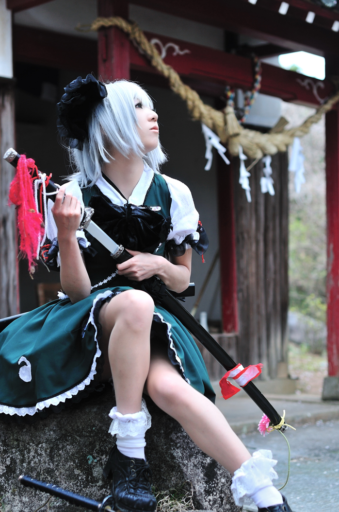 สาวคอสเพลย์จากการ์ตูนเรื่อง Touhou Project