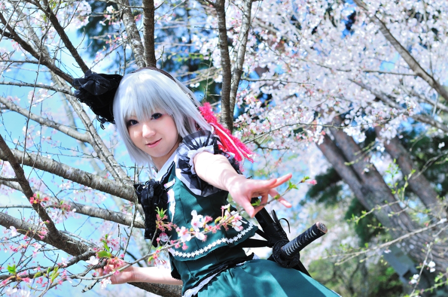 สาวคอสเพลย์จากการ์ตูนเรื่อง Touhou Project