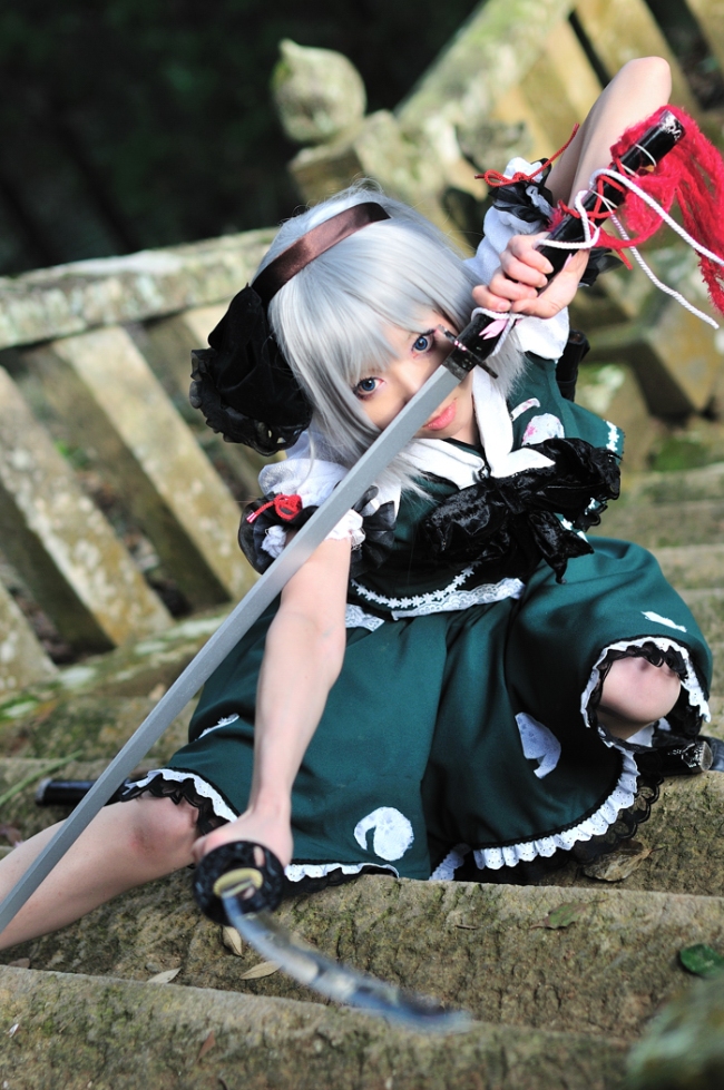 สาวคอสเพลย์จากการ์ตูนเรื่อง Touhou Project