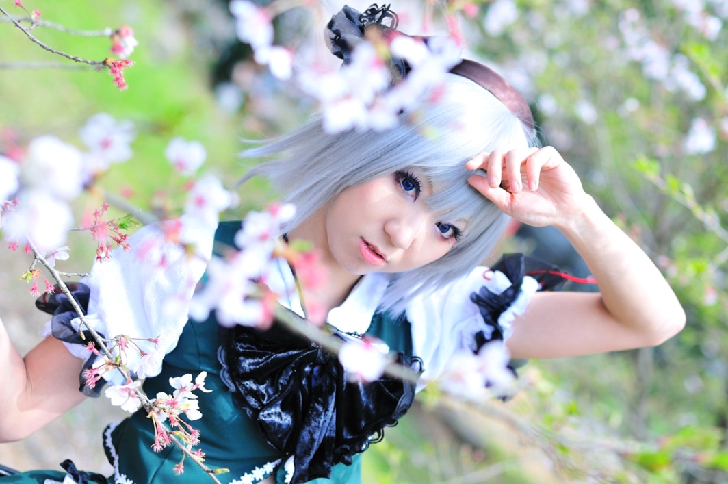 สาวคอสเพลย์จากการ์ตูนเรื่อง Touhou Project