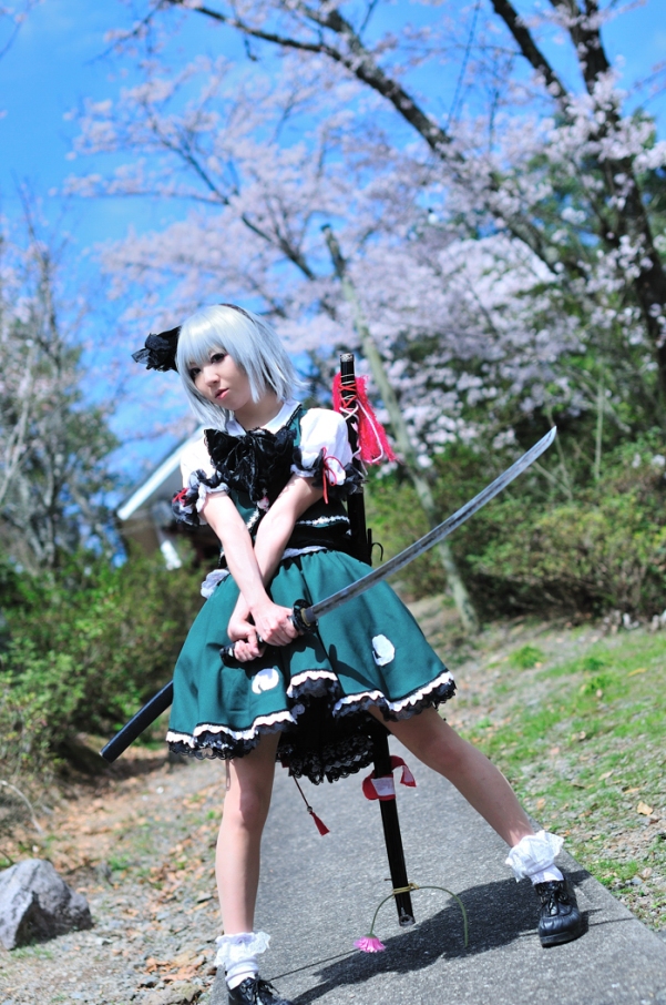 สาวคอสเพลย์จากการ์ตูนเรื่อง Touhou Project