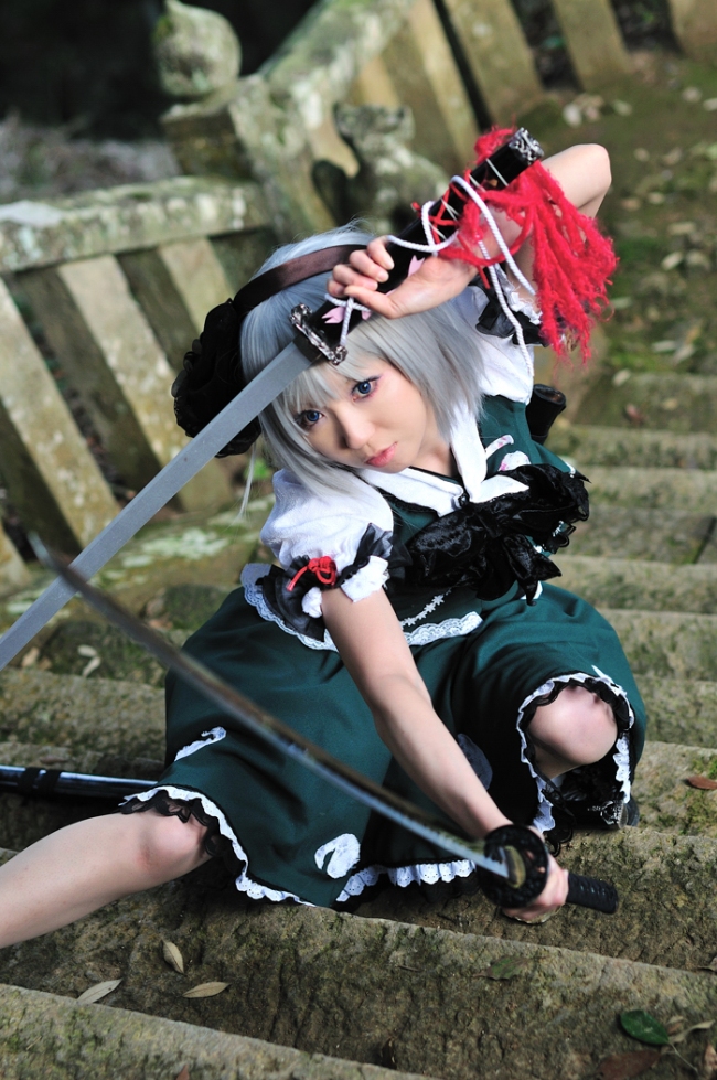 สาวคอสเพลย์จากการ์ตูนเรื่อง Touhou Project