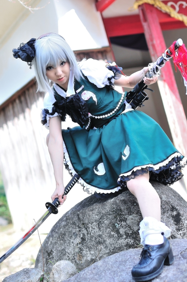 สาวคอสเพลย์จากการ์ตูนเรื่อง Touhou Project