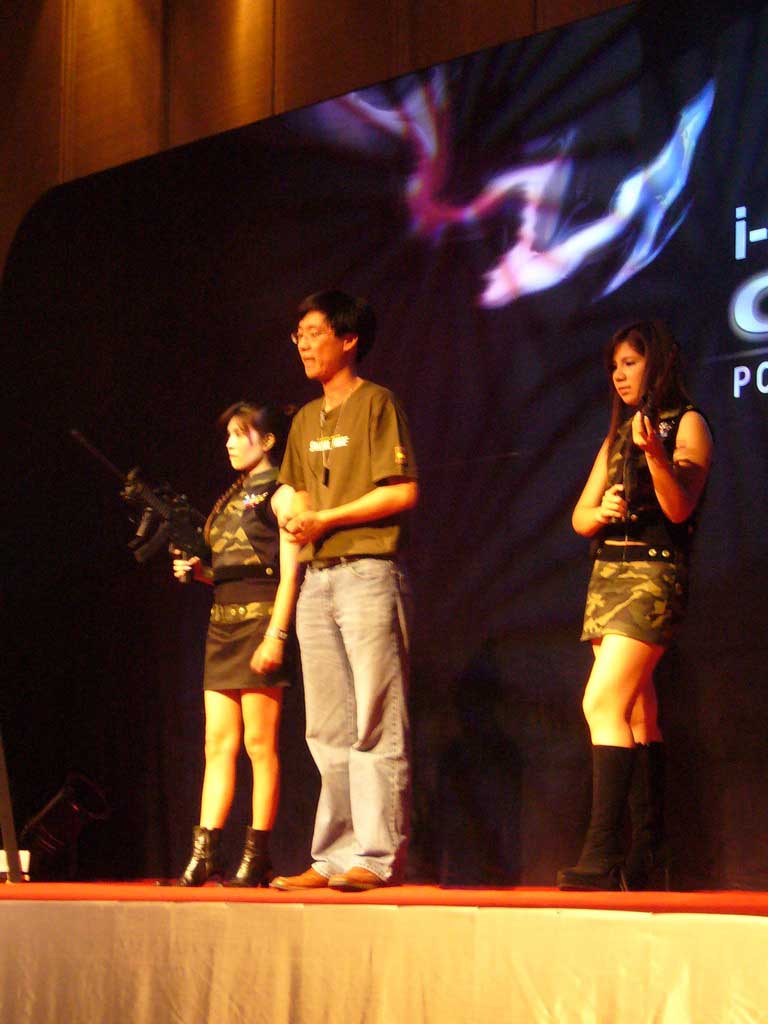 บรรยากาศกิจกรรม SF ในงาน i-Cafe Summit 2006 [PR]