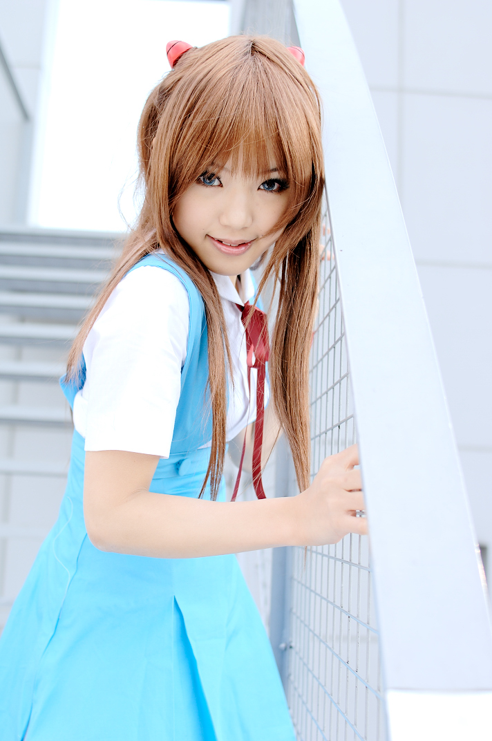 สาวน่ารักในชุดคอสเพลย์ Asuka จาก Evangelion