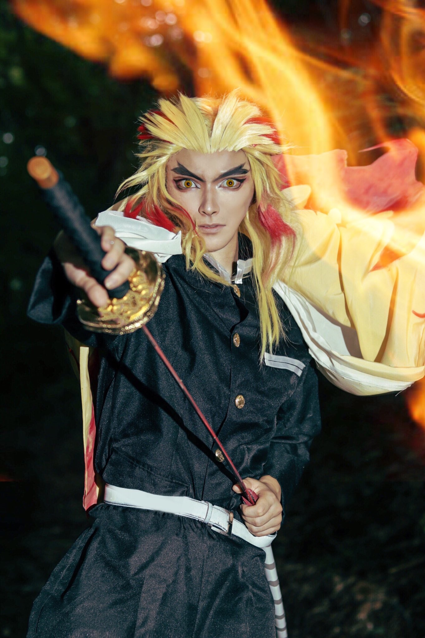 คอสเพลย์ เคียวจูโร่ ใน Kimetsu no Yaiba ดาบพิฆาตอสูร จาก hibiemonn