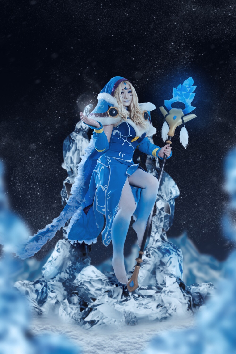 คอสเพลย์สาวน้ำแข็ง Crystal Maiden ในเกม DOTA 2 จาก Chana_Chan