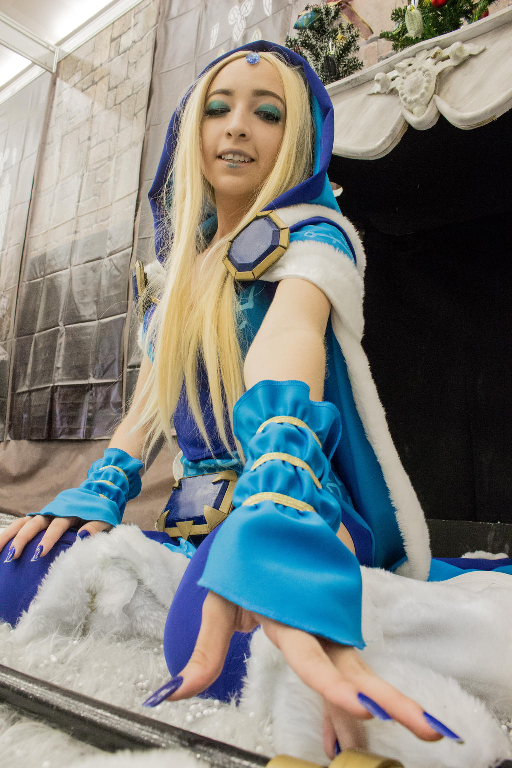 คอสเพลย์สาวน้ำแข็ง Crystal Maiden ในเกม DOTA 2 จาก EdilAlves