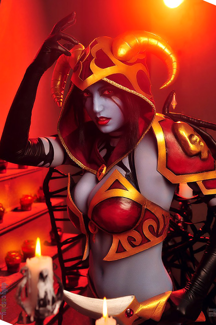 คอสเพลย์ Queen of Pain เกม DOTA 2 จาก Aliza