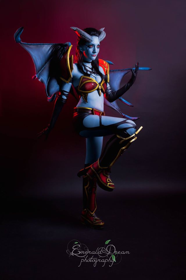 คอสเพลย์ Queen of Pain เกม DOTA 2 จาก OpheliacAutumn