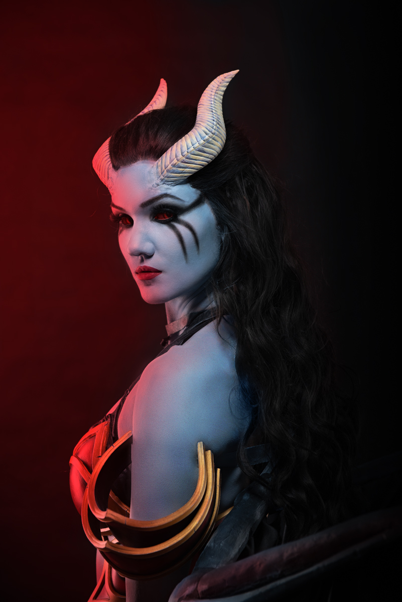 คอสเพลย์ Queen of Pain เกม DOTA 2 จาก VIRAcosplay