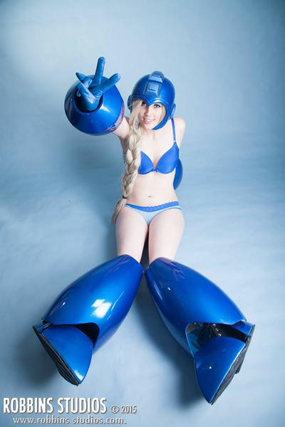 คอสเพลย์เกม Megaman หรือ Rockman จาก MicroKittyCosplay
