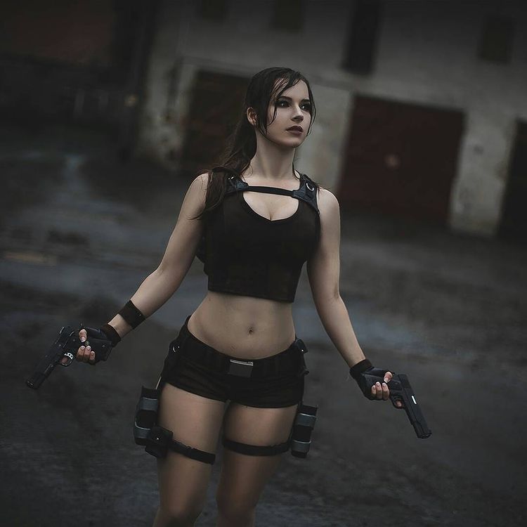 คอสเพลย์ Lara Croft ในเกม Tomb Raider จาก enjinight