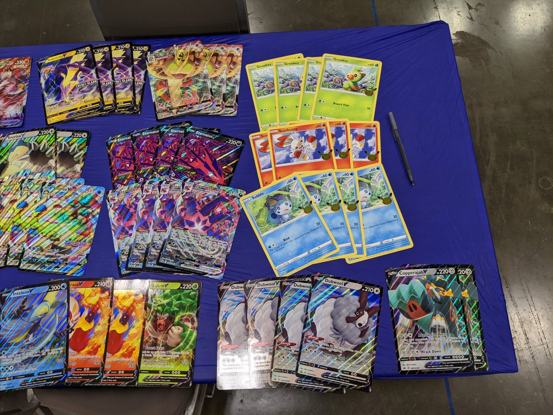 ผู้เข้าแข่งขัน Pokemon TCG สร้างความประหลาดใจ ใช้การ์ดขนาดใหญ่ในการแข่งและไม่ผิดกฎการแข่ง