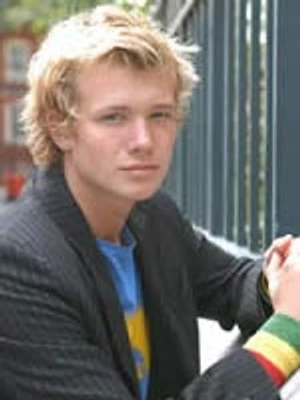 Edward Speleers (เอ็ดเวิร์ด สเพลเลียร์)