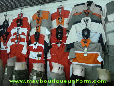 ตลาดนัดเสื้อผ้า