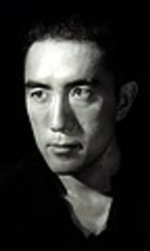 ยูกิโอะ มิชิม่า นักเขียนผู้มีชื่อเสียงของญี่ปุ่นได้กระทำการคว้านท้องฆ่าตัวตาย