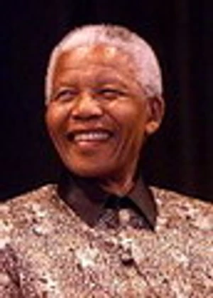 เนลสัน แมนเดลา ได้รับการเลือกตั้งเป็นประธานาธิบดีประเทศแอฟริกาใต้