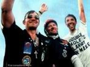นักบินบัลลูนชาวอเมริกันบินข้ามมหาสมุทรแอตแลนติกได้เป็นครั้งแรก