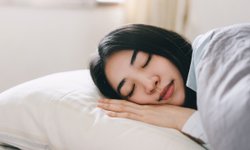4 สิ่งที่ผู้เชี่ยวชาญญี่ปุ่นบอกว่าไม่ควรทำ "ก่อนนอน"