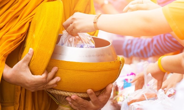 เตือน! ใส่ใจเลือกอาหารใส่บาตรหน้าร้อน ป้องกันพระสงฆ์ท้องร่วง