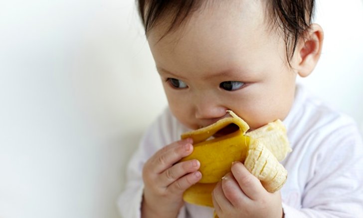 อุทาหรณ์! เด็กอายุ 1 เดือนทานกล้วยเสียชีวิต เตือนควรให้ทานแค่นมแม่