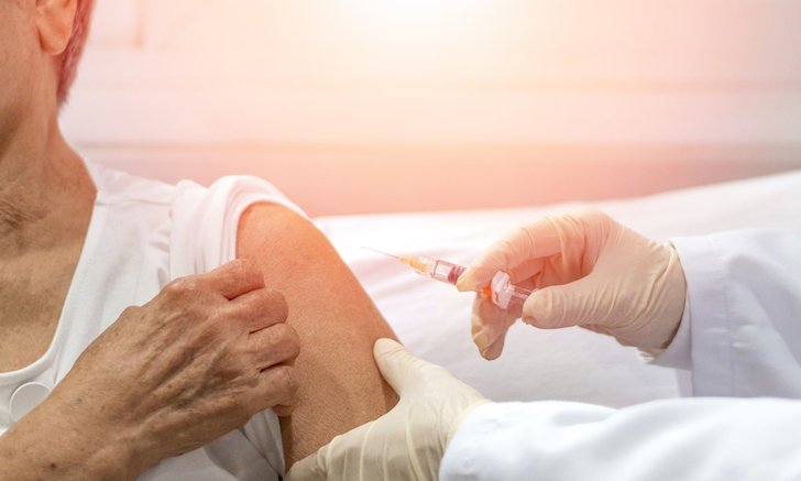 9 วิธีเตรียมพร้อม "ผู้สูงอายุ" ก่อนฉีด "วัคซีนโควิด-19"