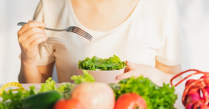 日本の医師は、病気から離れて、健康な体である毎日食べる果物野菜を勧めています。